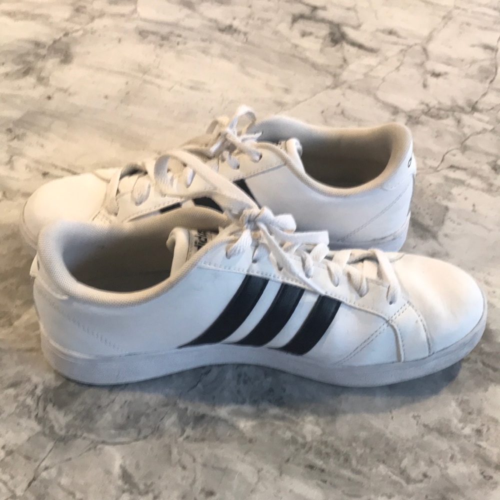 Adidas Neo Original. SIZE 8/12